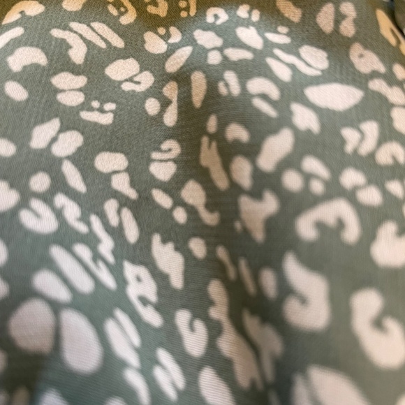 Amazon green and white ruffle dress - Picture 10 of 10